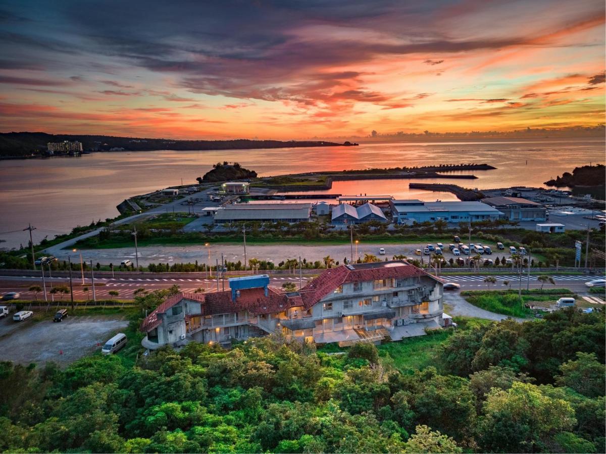 Buzz Resort Onna Dış mekan fotoğraf